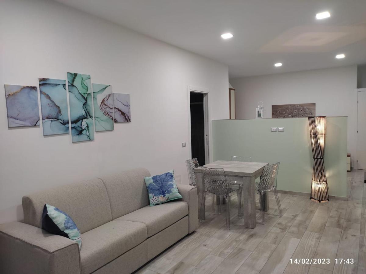 Bilocale Fronte Mare Apartment Giardini Naxos Exterior photo
